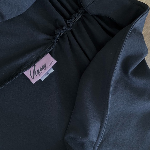 ‼️SALE‼️GOLDEN ERA DRESS IN BLACK - VIXEN BY MICHELINE PITT - Picture 10 of 16